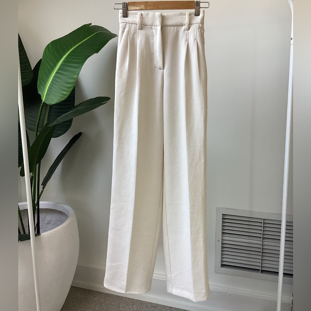 Aritzia light birch effortless pant